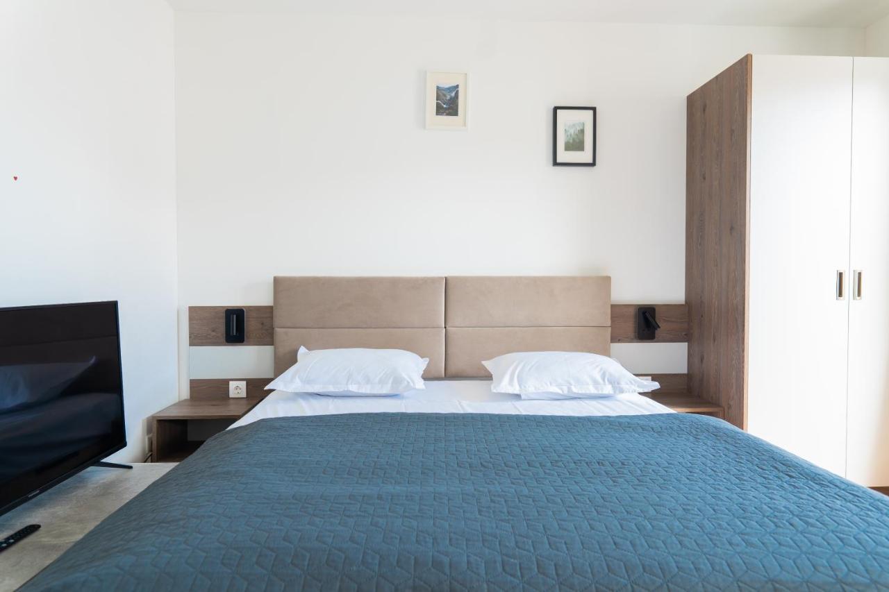 Hotel Triester Wina Bagian luar foto