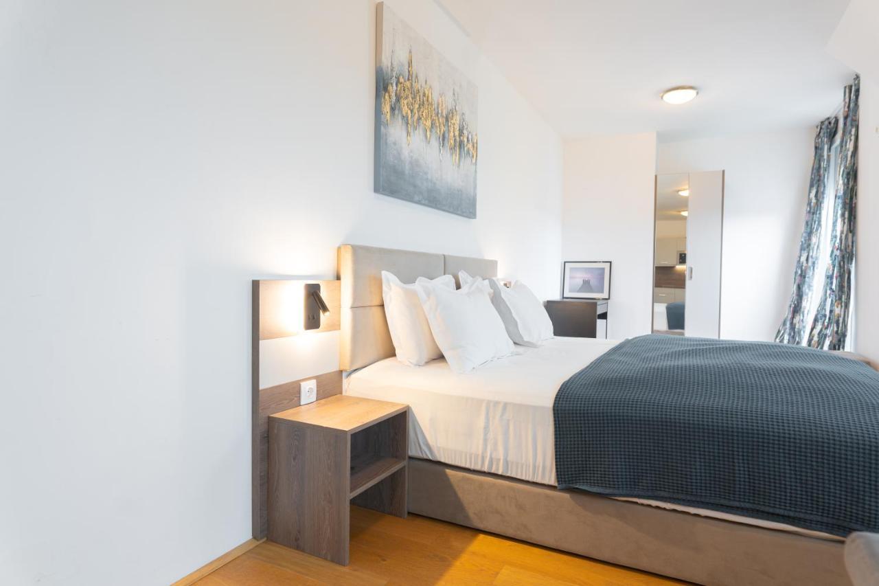 Hotel Triester Wina Bagian luar foto