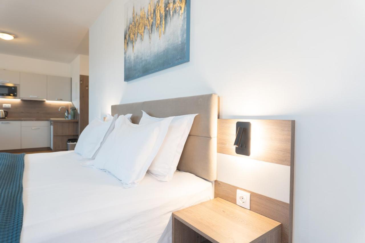 Hotel Triester Wina Bagian luar foto