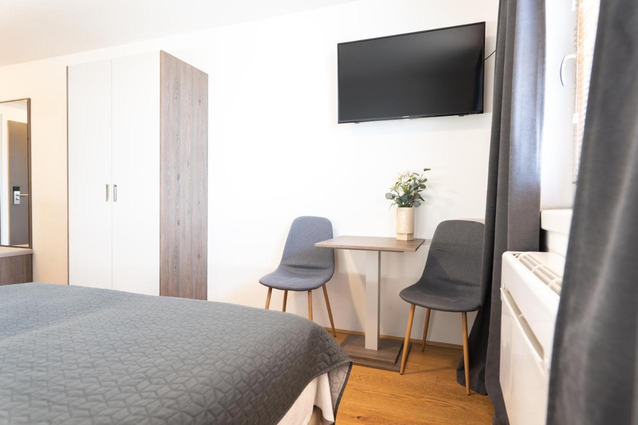 Hotel Triester Wina Bagian luar foto
