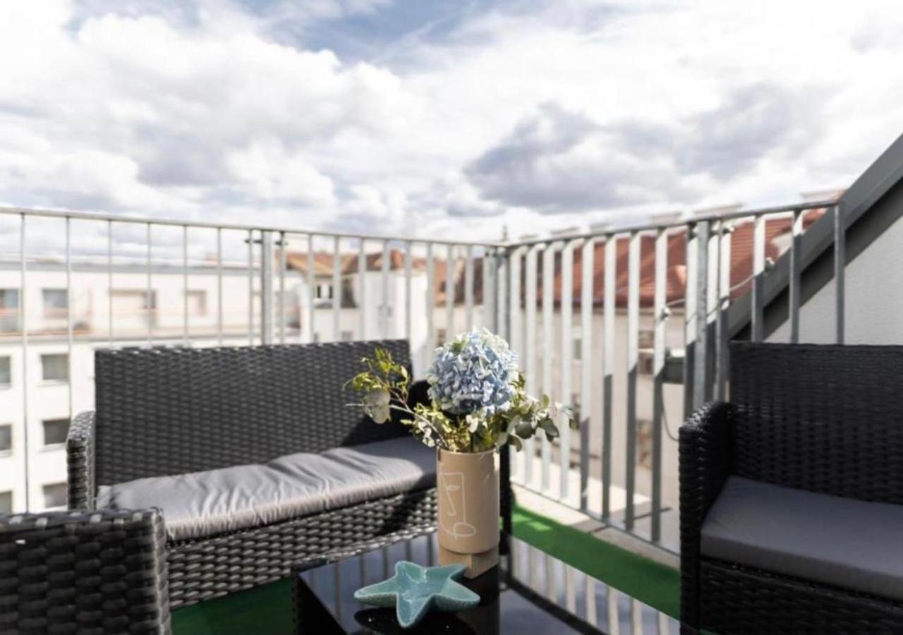 Hotel Triester Wina Bagian luar foto