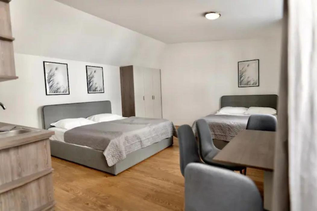 Hotel Triester Wina Bagian luar foto