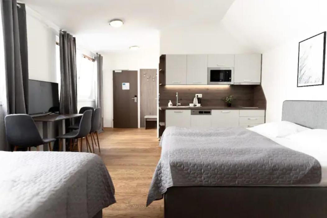 Hotel Triester Wina Bagian luar foto